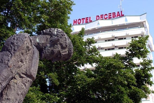 Hotel Decebal Бакэу Экстерьер фото