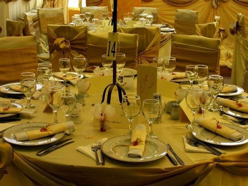 Hotel Decebal Бакэу Ресторан фото