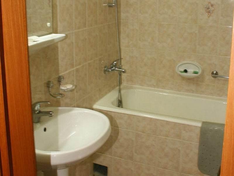 Hotel Decebal Бакэу Экстерьер фото